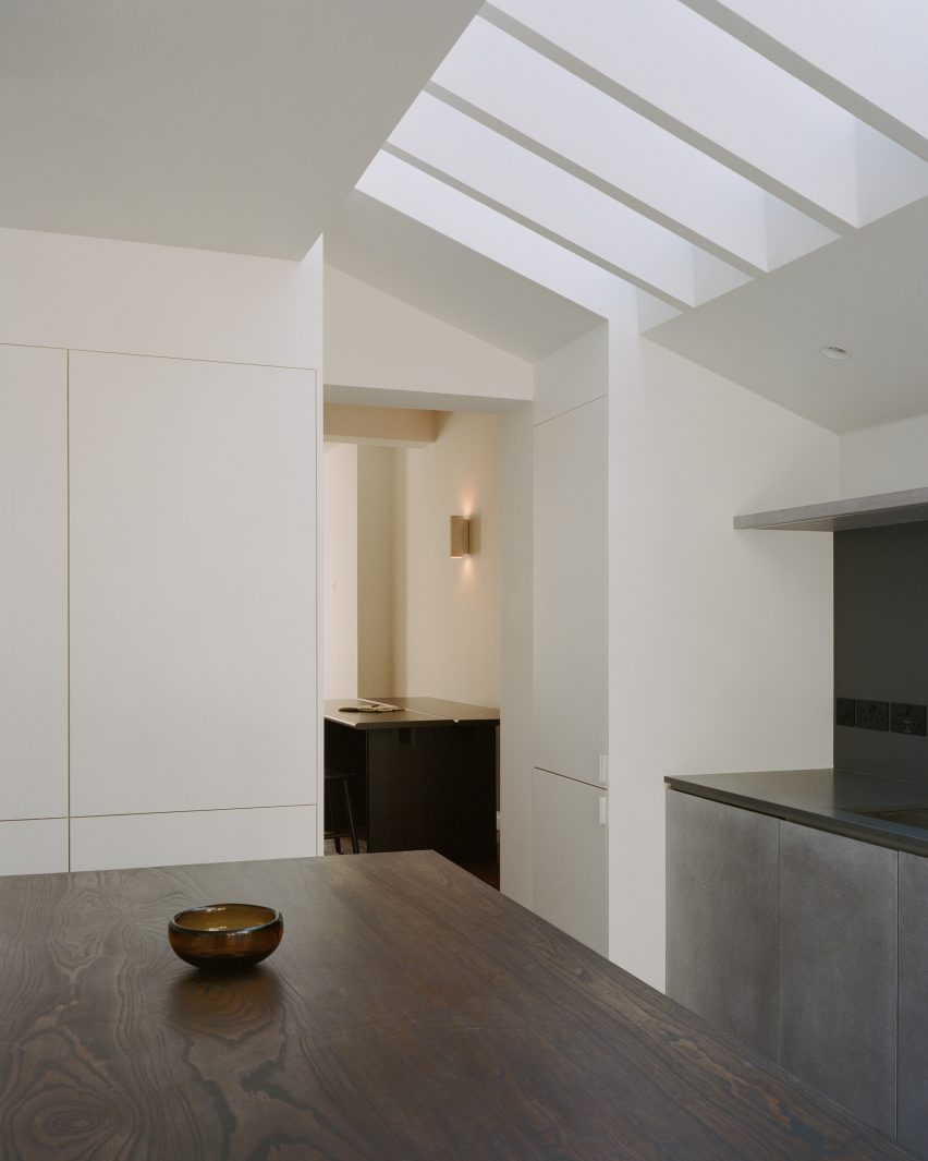 Basalt House by EBBA