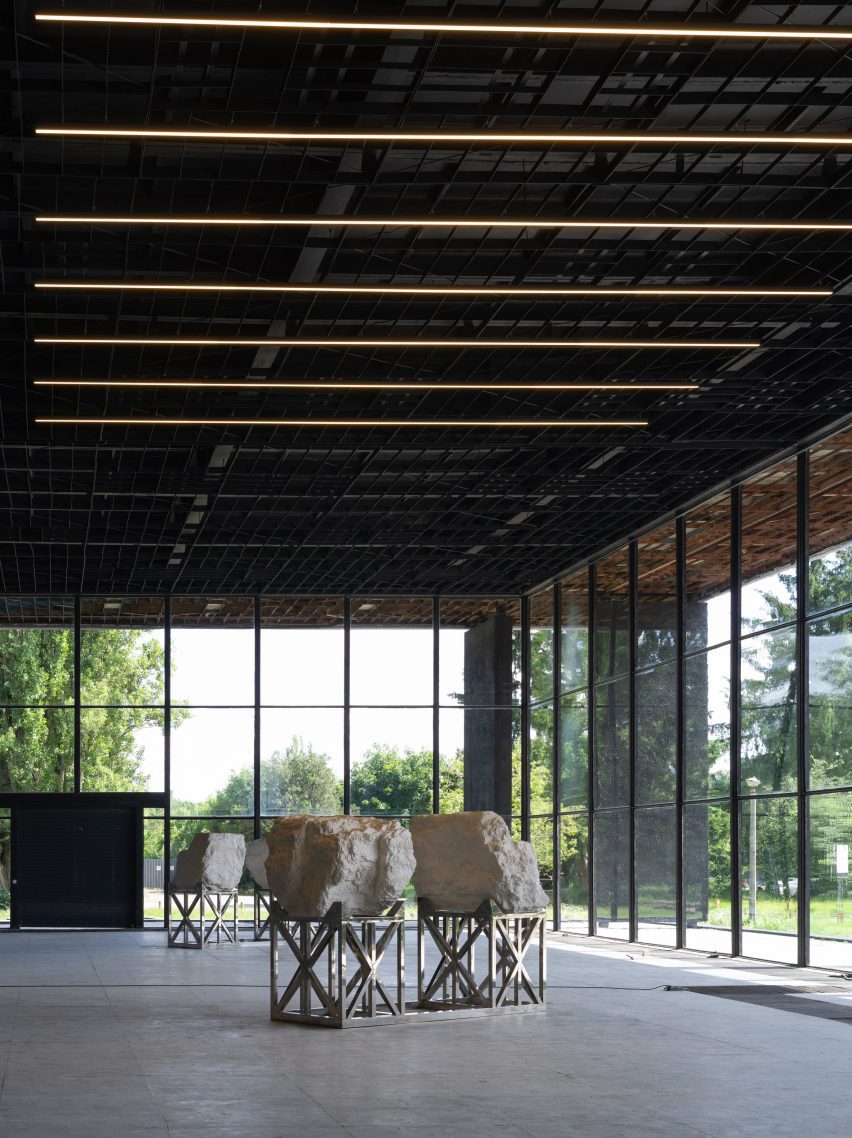 Pavilion 13 by Forma