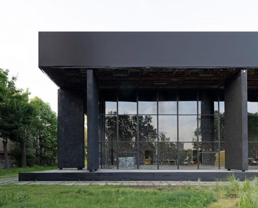 Pavilion 13 by Forma