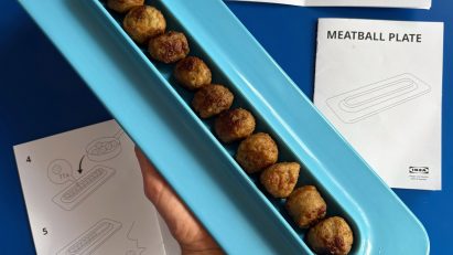 Meatball plate in blue