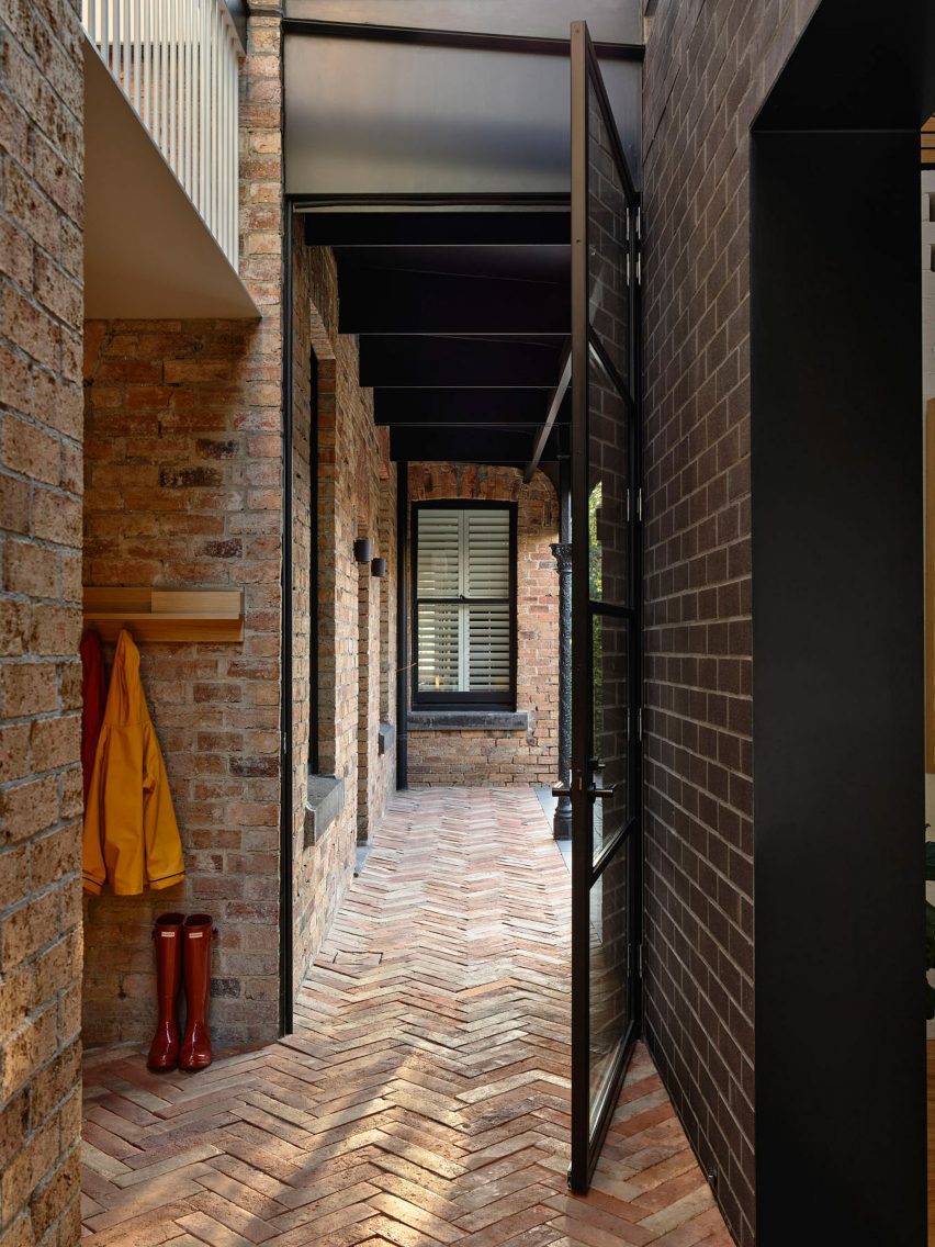 Mygunyah by the Circus by Matt Gibson Architecture + Design