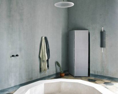 Bathtub in suite of Palazzo Daniele by Palomba Serafini Associati
