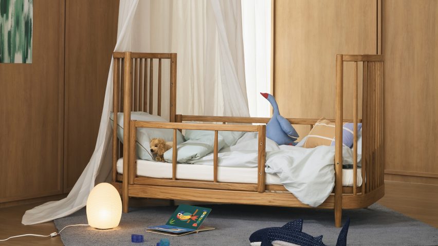 Parry cot by Jitrin Jintaprecha for Mother Goose