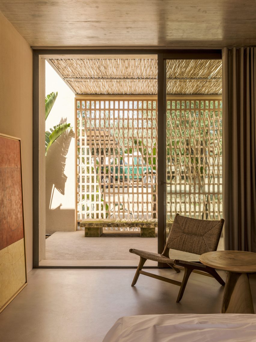 Patio House in Sicily by Solum