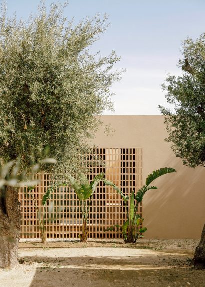 Patio House in Sicily by Solum