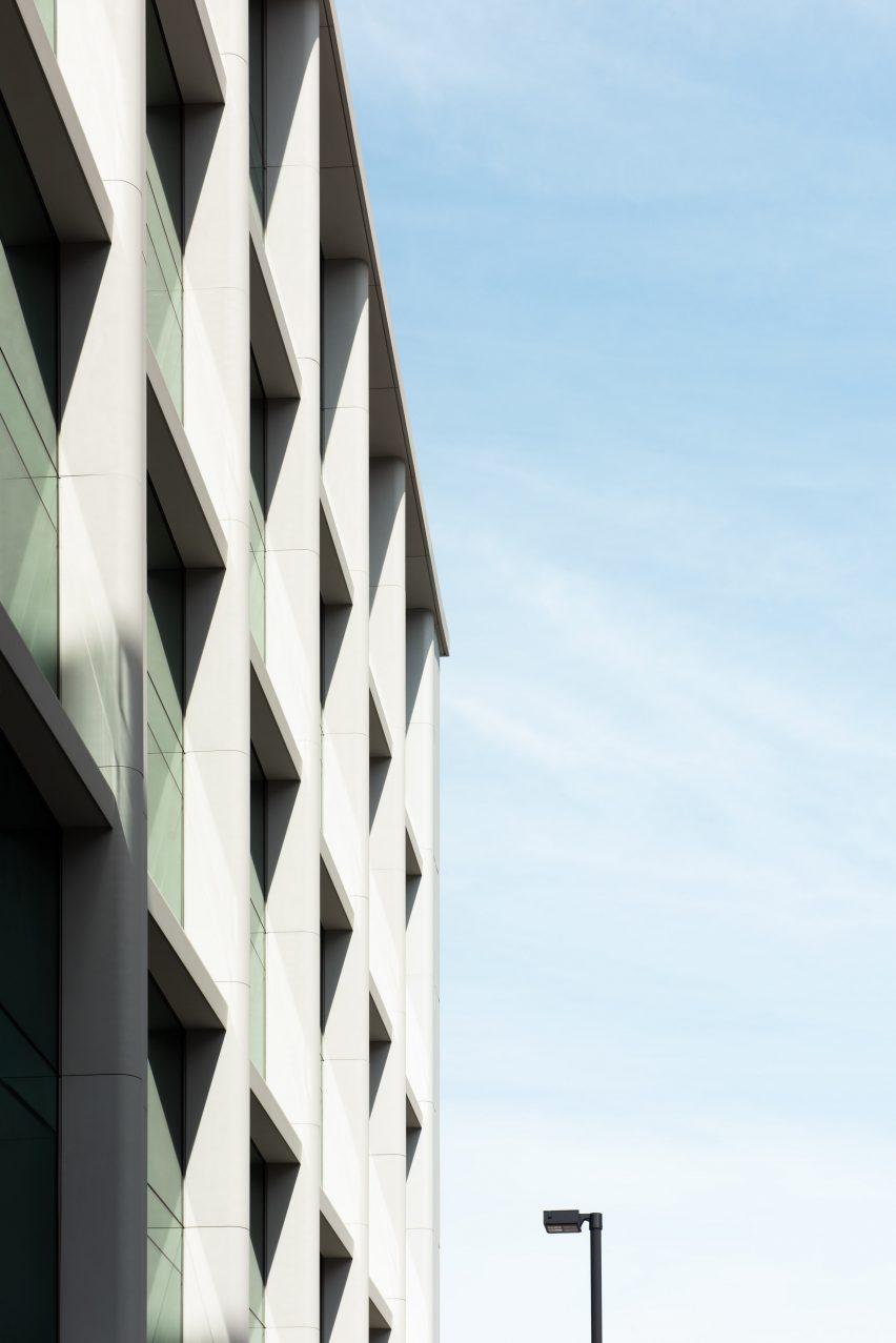 Pirelli 35 office transformation in Milan by Snøhetta and Park