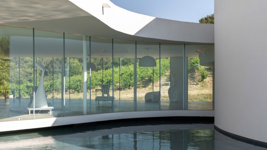 Pure exhibition by Ralph Pucci at Chateau La Coste