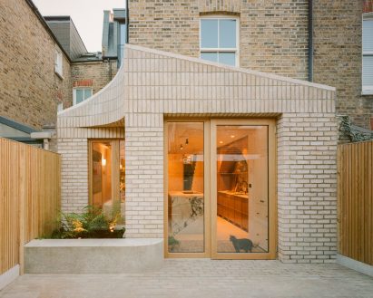Sobremesa house extension and renovation in London by Studio McW