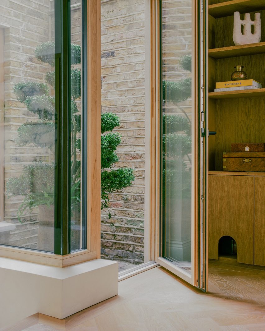 Sobremesa house extension and renovation in London by Studio McW