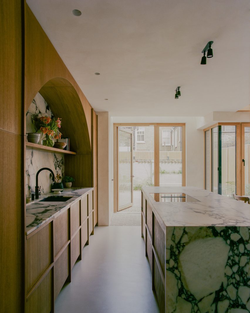 Sobremesa house extension and renovation in London by Studio McW
