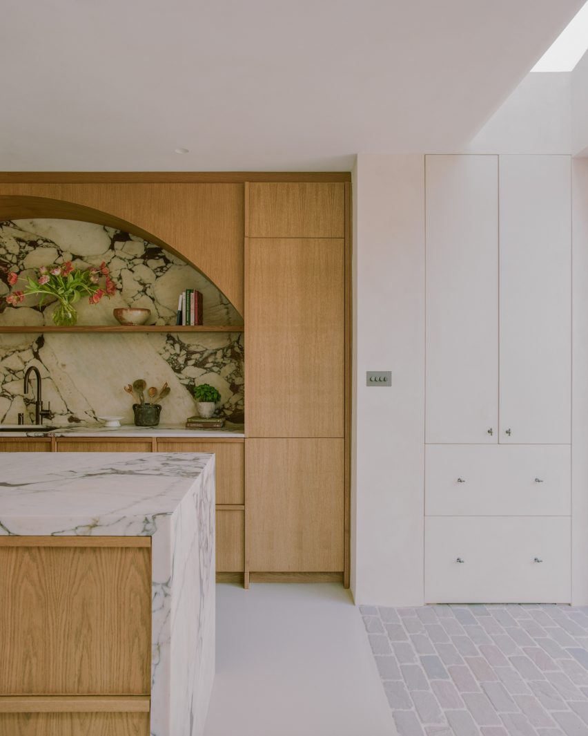 Sobremesa house extension and renovation in London by Studio McW