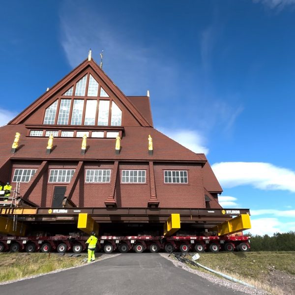 Kiruna Church relocated in Sweden
