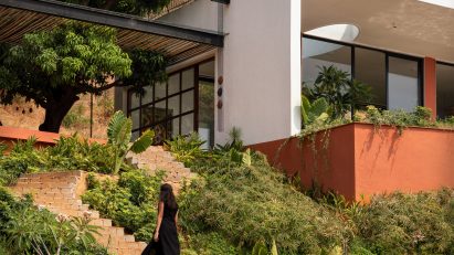 Villa Prakriti in India by UnTag