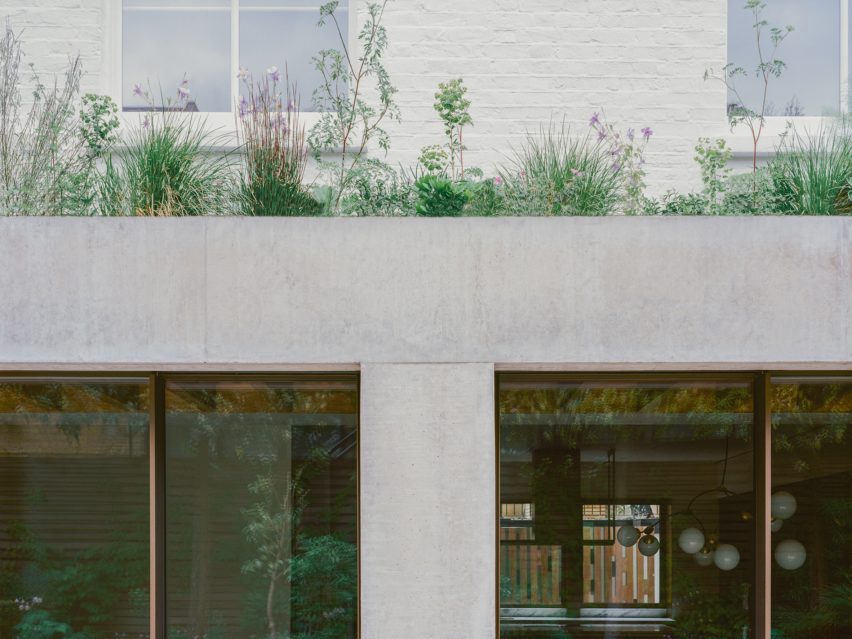 Concrete extension at T house in London by DF_DC