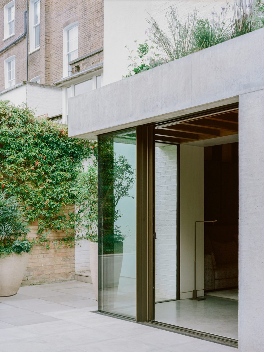 Concrete extension at T House in London by DF_DC