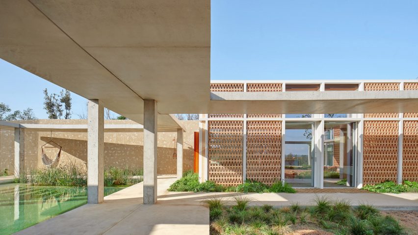 Casa Tres Patis by Twobo Architectura