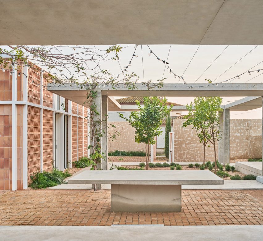 Casa Tres Patis by Twobo Architectura