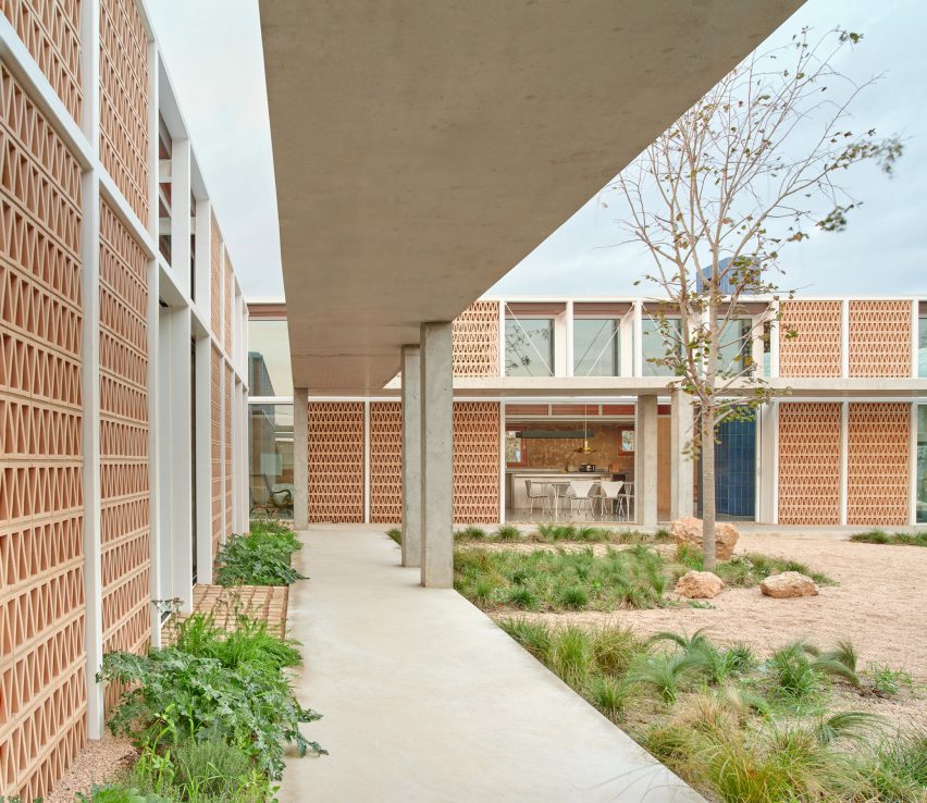 Casa Tres Patis by Twobo Architectura