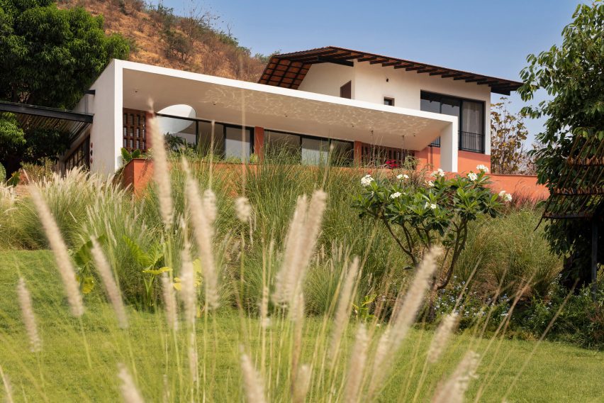 Villa Prakriti in India by UnTag