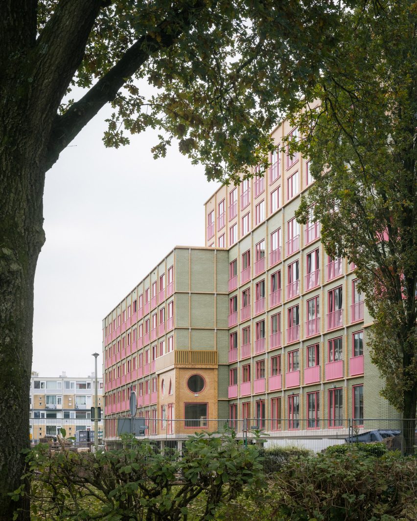Volante social housing by Monadnock Architects