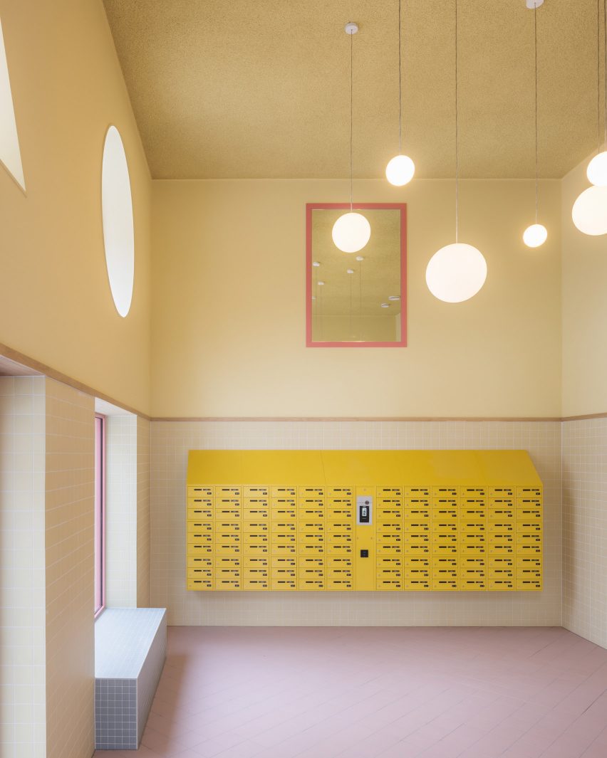 Volante social housing by Monadnock Architects