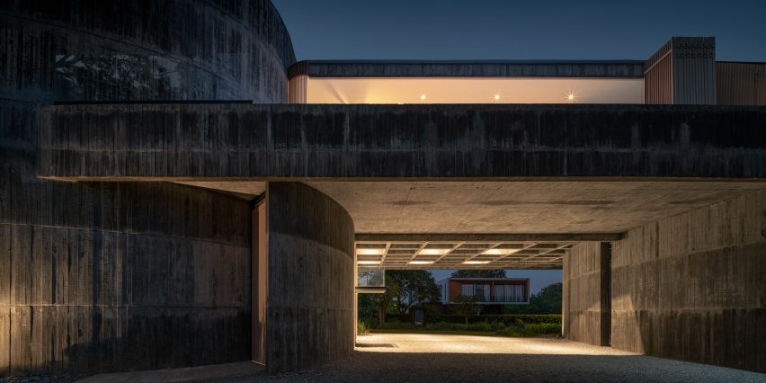 W House II by IDIN Architects