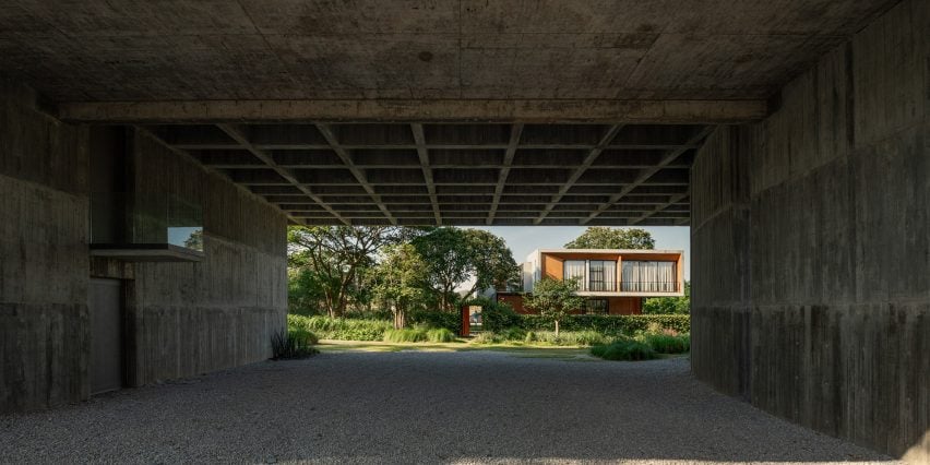 W House II by IDIN Architects