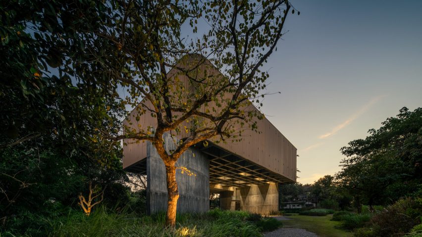 W House II by IDIN Architects