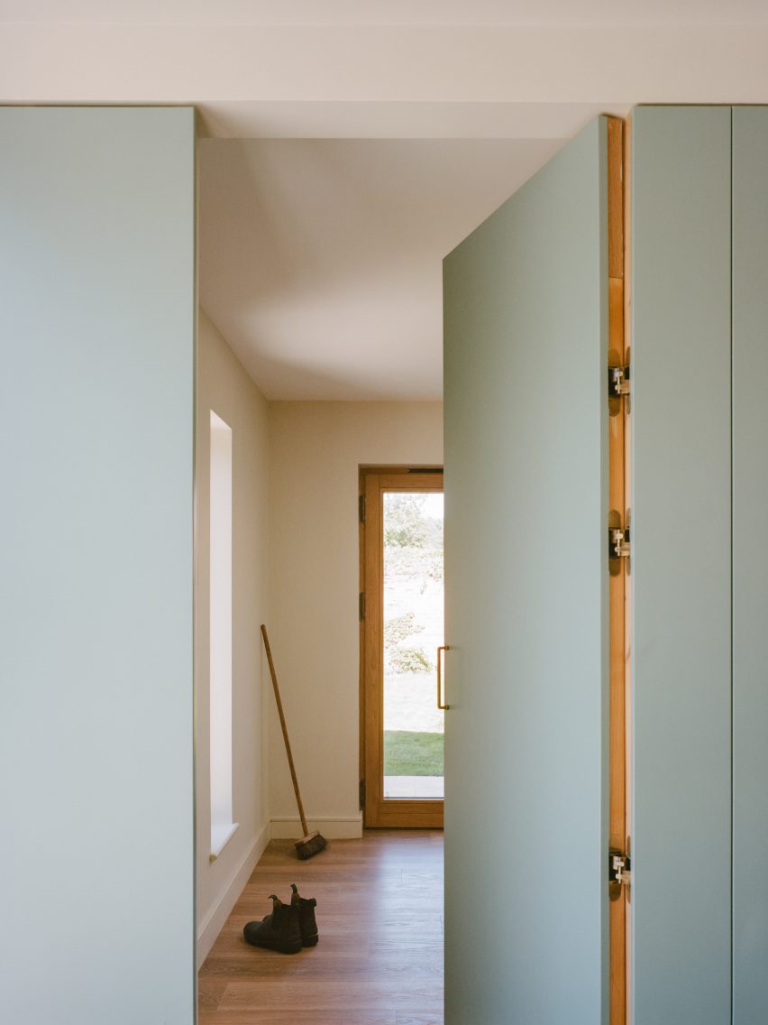 Whitberry by Pend
