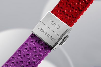Contrasting watch straps