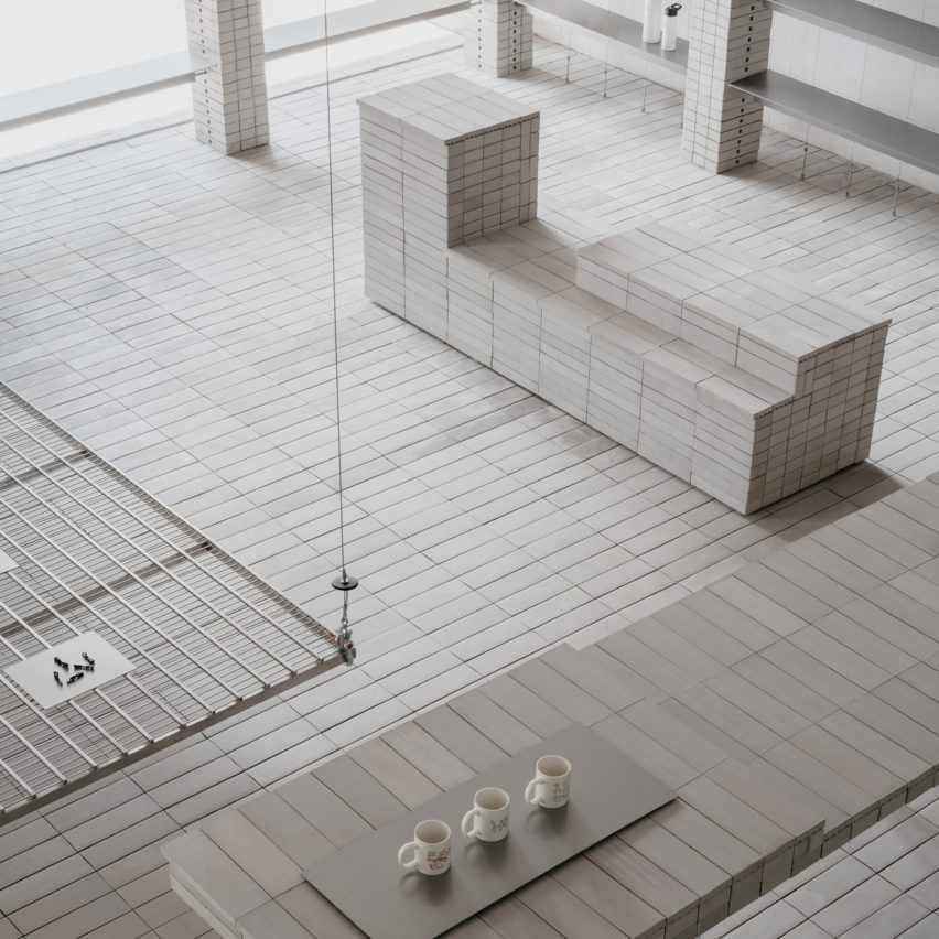 HumCustom Factory Exhibition Hall by OAOA Studio