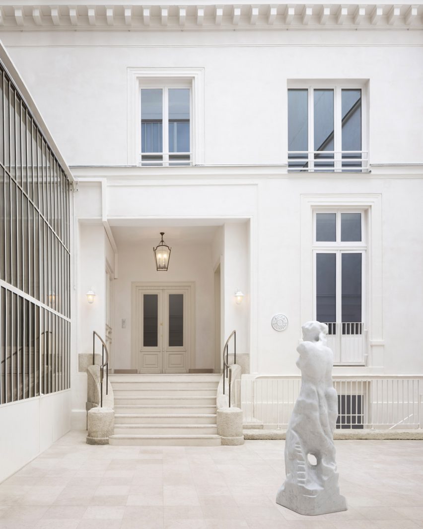 Sculpture by Daniel Silver in courtyard