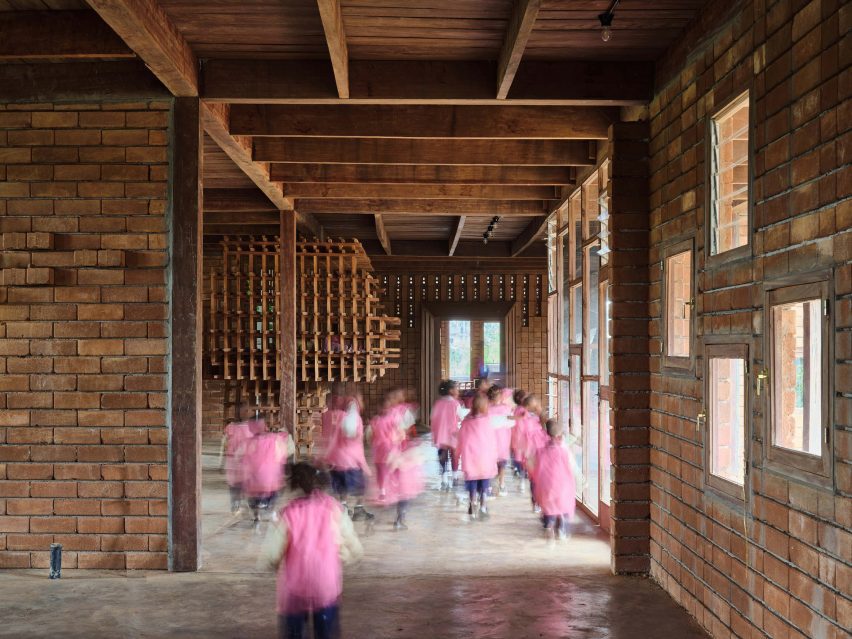 African Flow School in Cameroon by Urbanitree
