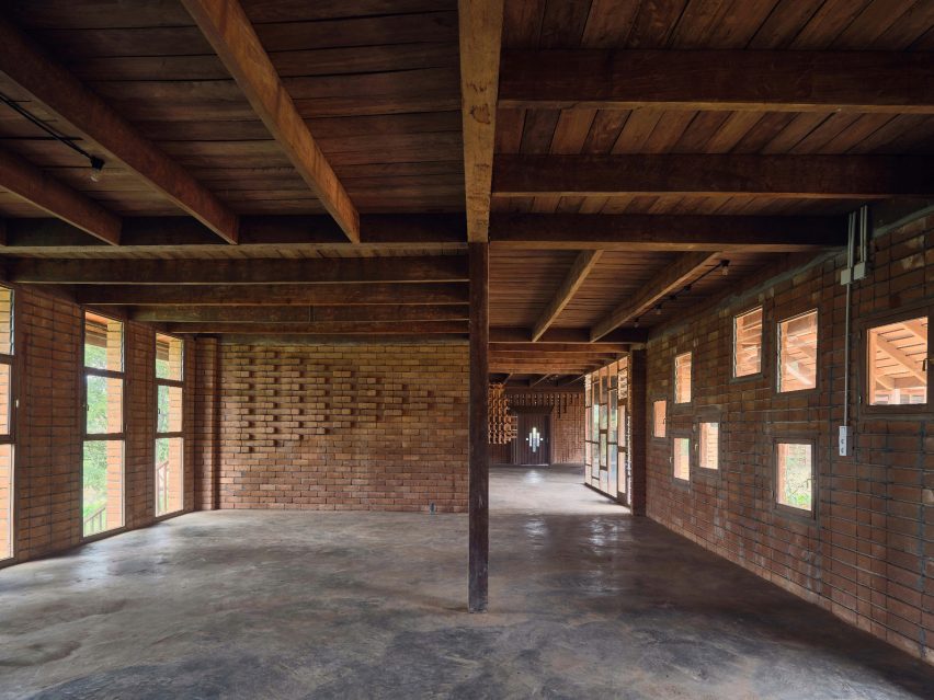 African Flow School in Cameroon by Urbanitree