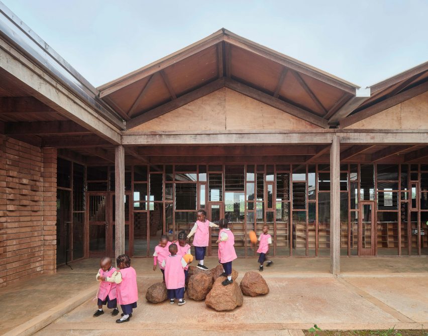 African Flow School in Cameroon by Urbanitree