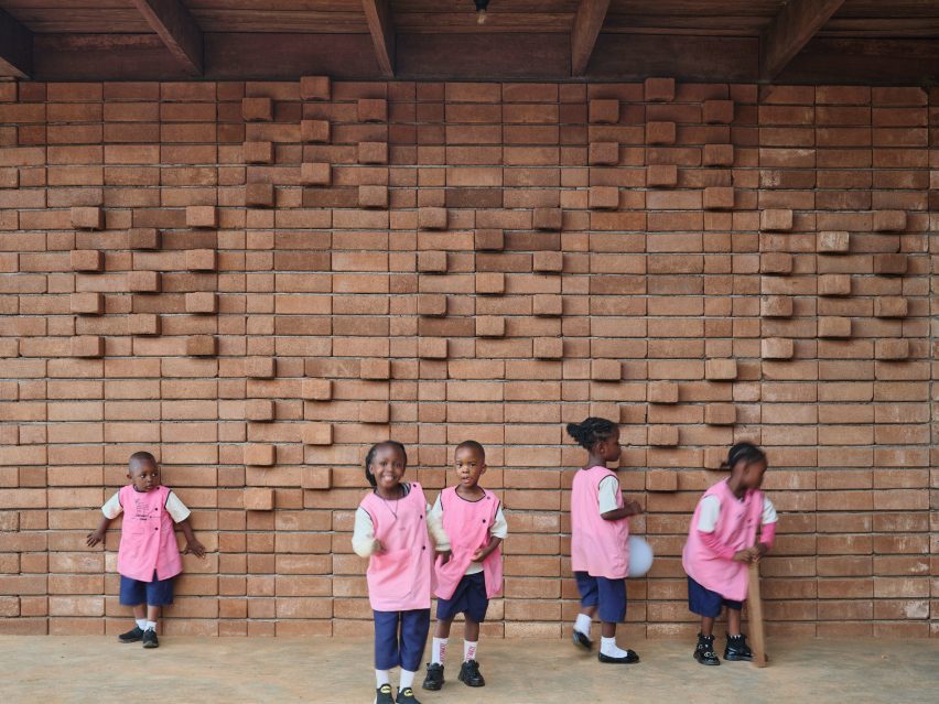African Flow School in Cameroon by Urbanitree