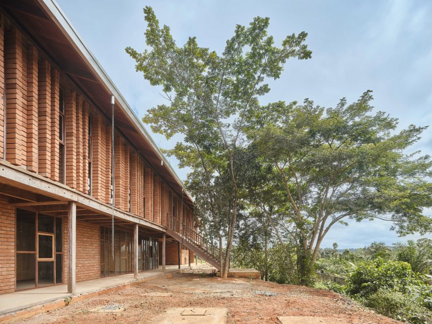 African Flow School in Cameroon by Urbanitree