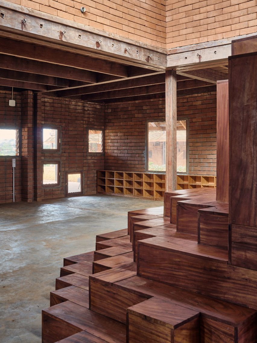 African Flow School in Cameroon by Urbanitree