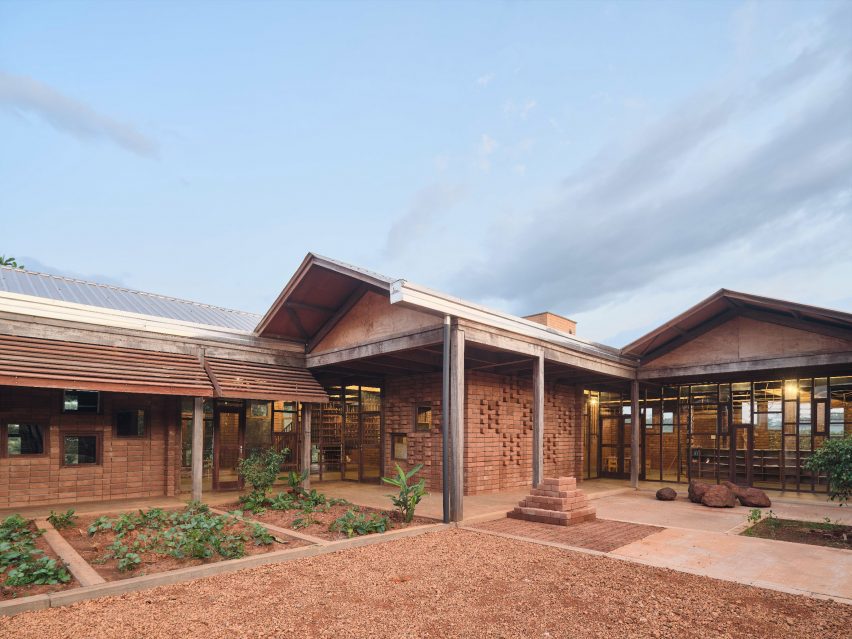 African Flow School in Cameroon by Urbanitree