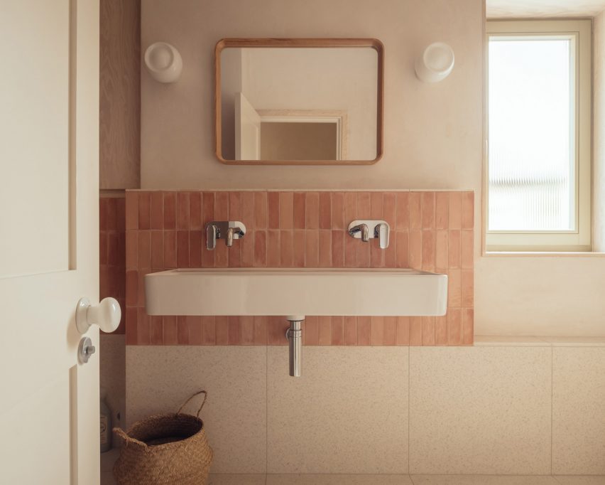 Twin Pitches by Atelier Baulier