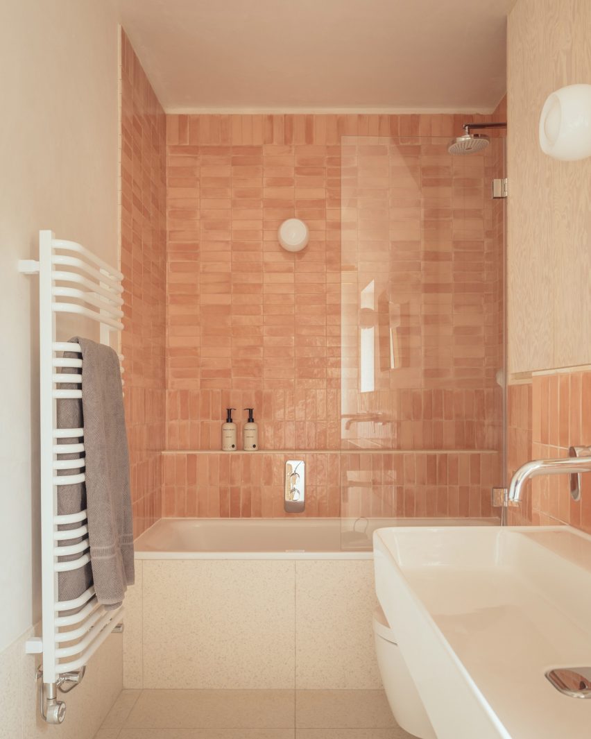 Twin Pitches by Atelier Baulier