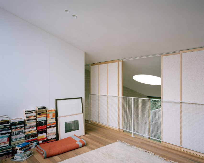 Cottage extension in Australia by Lovell Burton