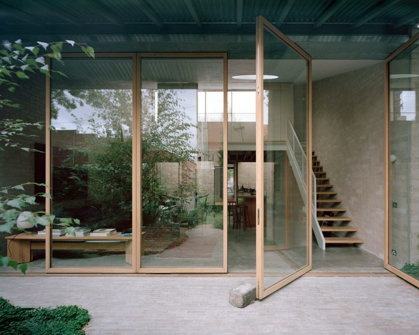 Cottage extension in Australia by Lovell Burton