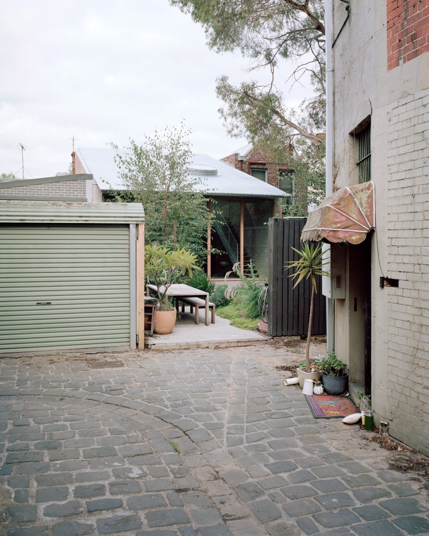 Cottage extension in Australia by Lovell Burton