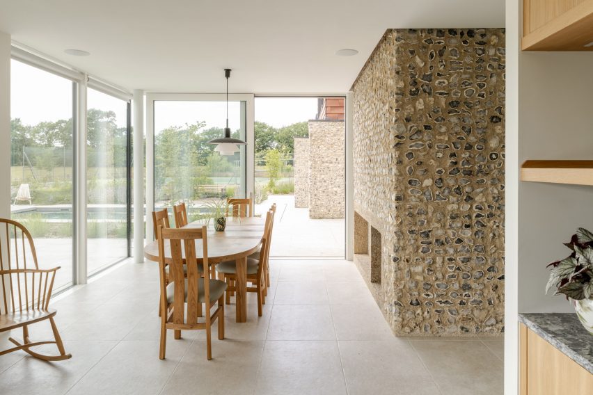 Dining room in Bulls Barn house by Selencky Parsons