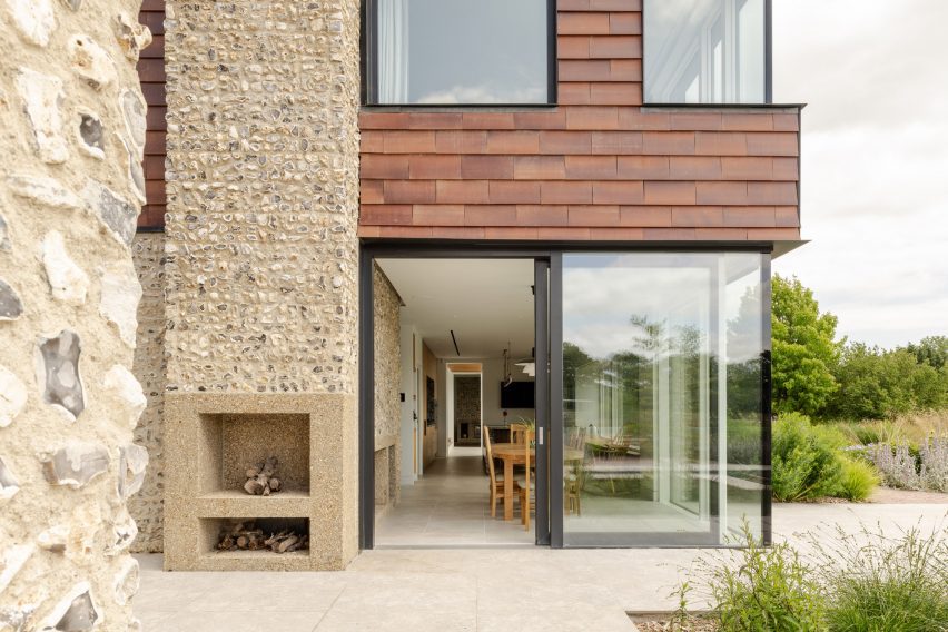 Patio entrance to Bulls Barn house by Selencky Parsons