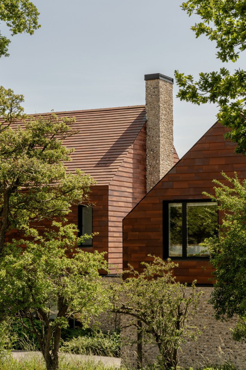 Clay tile facade of Bulls Barn house by Selencky Parsons