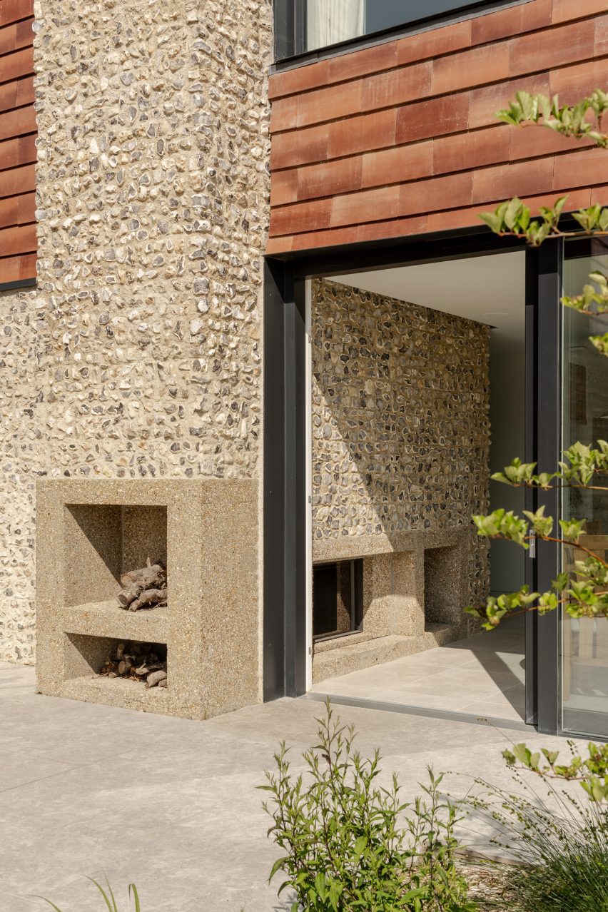 Exterior fireplace at Bulls Barn house by Selencky Parsons
