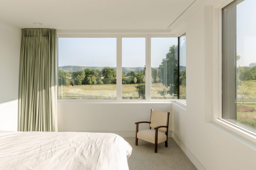 Bedroom in Bulls Barn house by Selencky Parsons