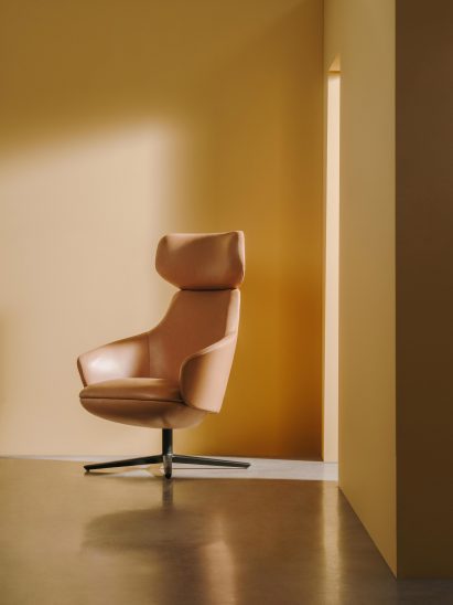 Calma lounge chair by Benjamin Hubert for Andreu World